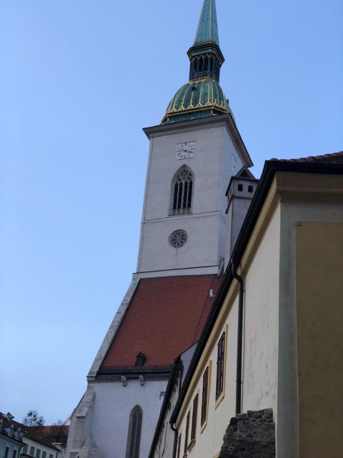 Pleasant Apartment Under The Bratislava Castle Exterior foto